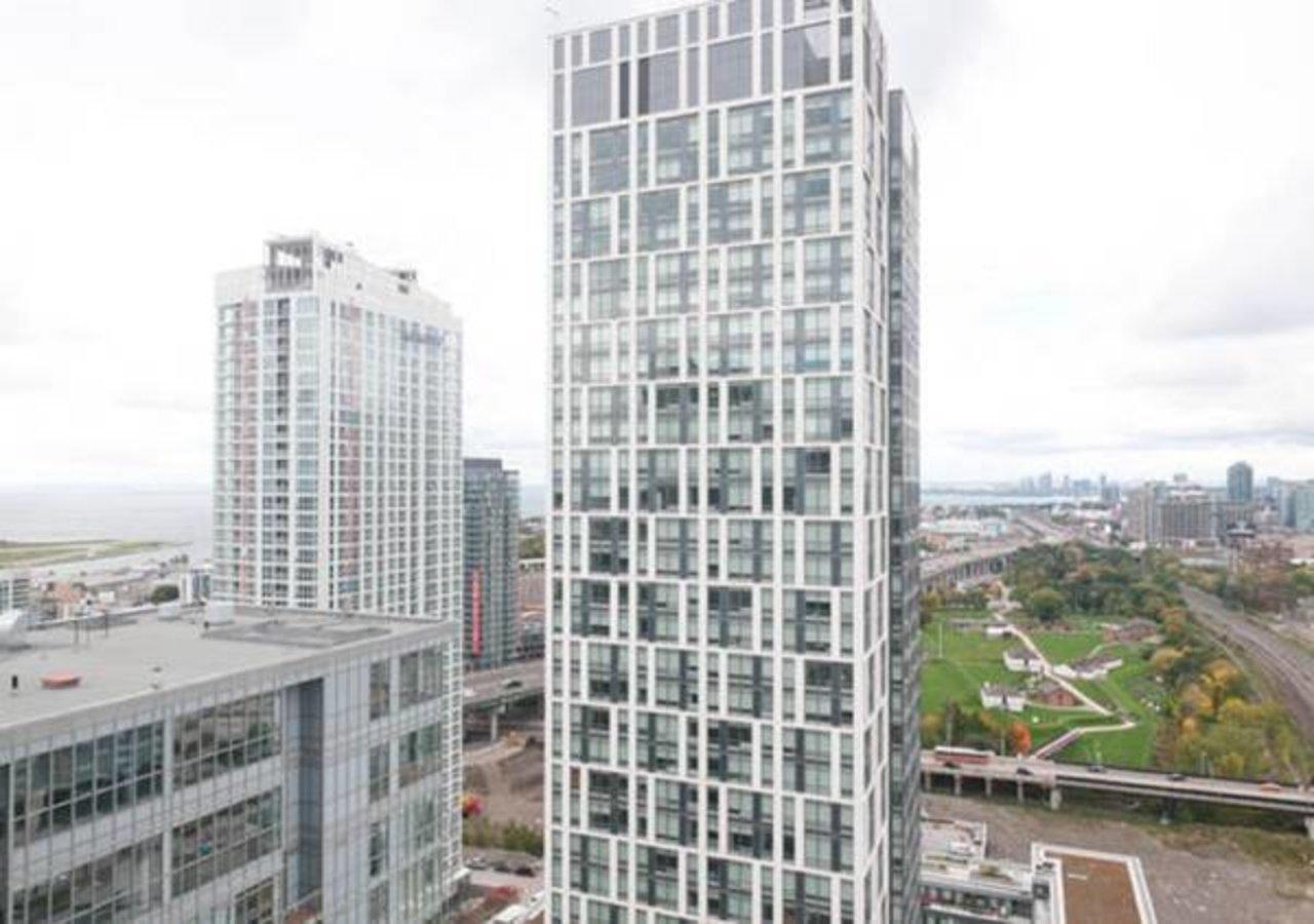 N2N Suites - Downtown Lake & City View Apartments Торонто Екстериор снимка