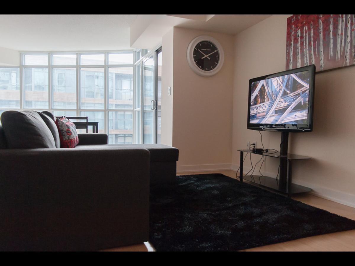 N2N Suites - Downtown Lake & City View Apartments Торонто Екстериор снимка