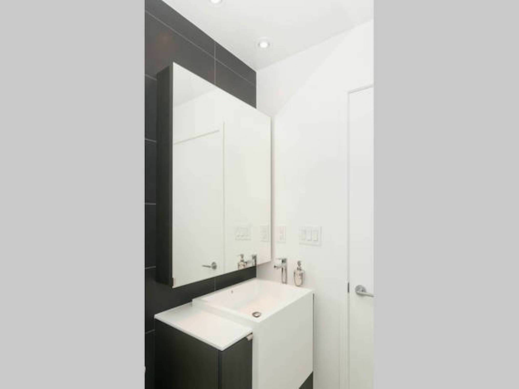 N2N Suites - Downtown Lake & City View Apartments Торонто Екстериор снимка