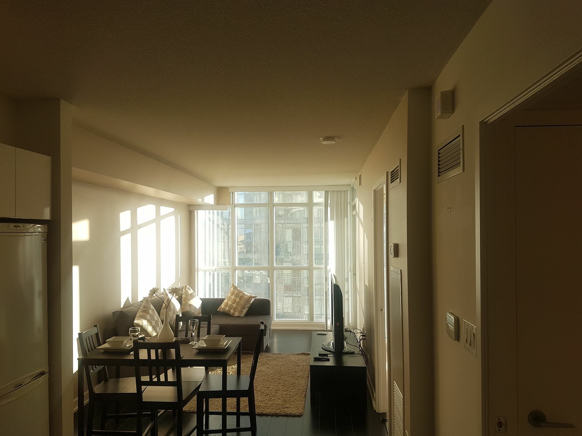 N2N Suites - Downtown Lake & City View Apartments Торонто Екстериор снимка