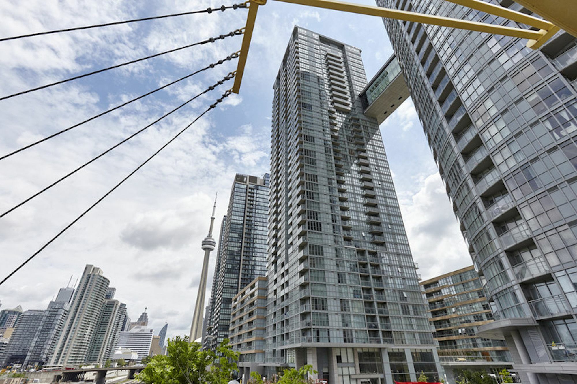 N2N Suites - Downtown Lake & City View Apartments Торонто Екстериор снимка
