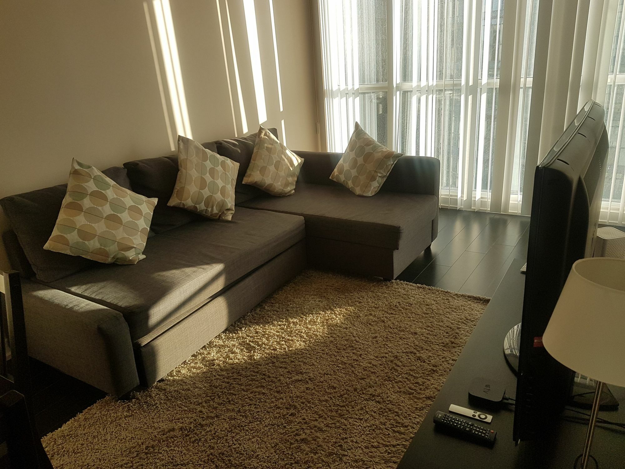 N2N Suites - Downtown Lake & City View Apartments Торонто Екстериор снимка